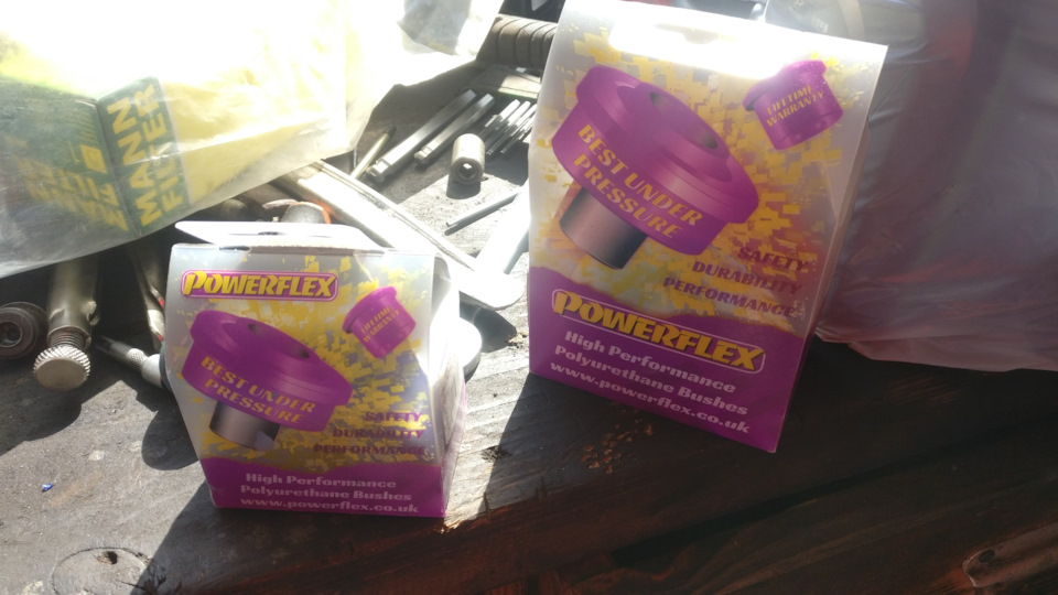 Полеуретанова опора двигуна Power Flex + задні втулки стабілізатора 1