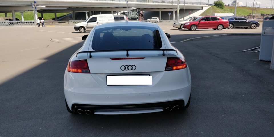 Жовті LED поворотники в американську фару Audi TTS 1