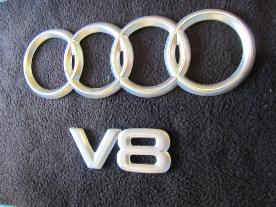 Покрасил шильдик и значок AUDI 3