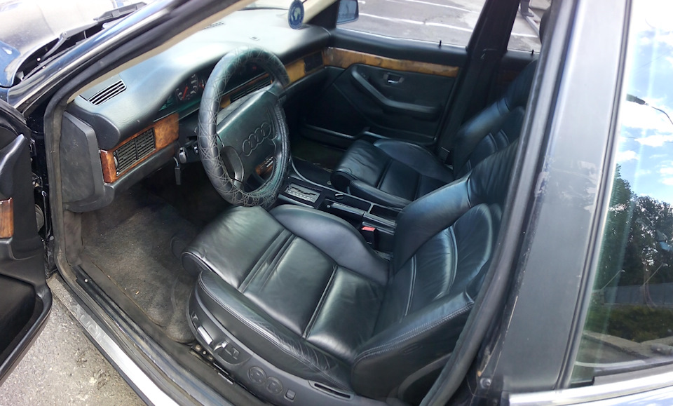Сидіння з AUDI A8 встановлені в AUDI V8 3