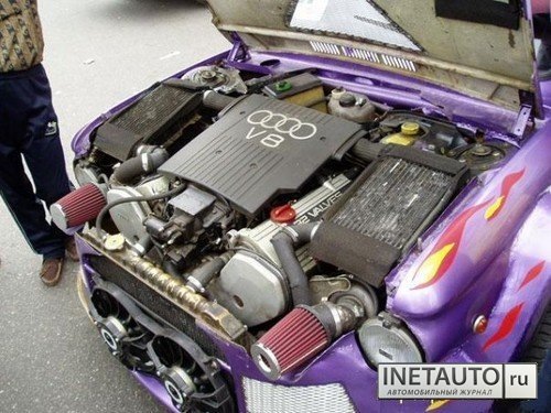 Запор із двигуном V8 від Audi 2