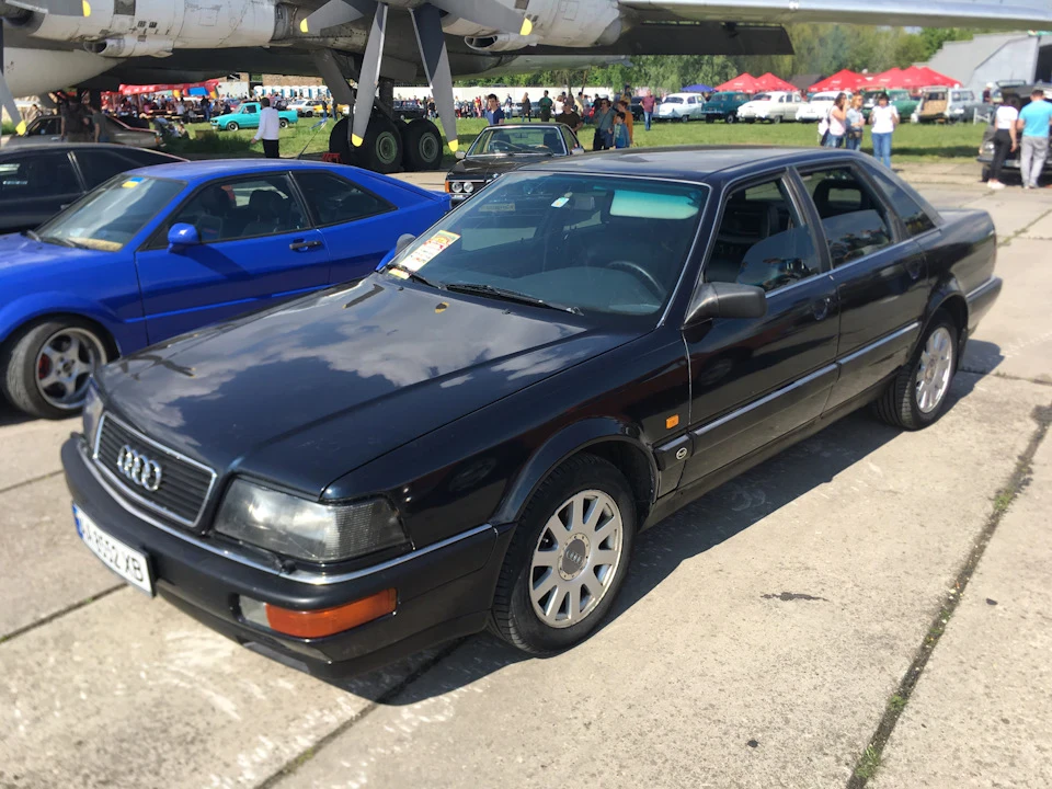 Audi v8
