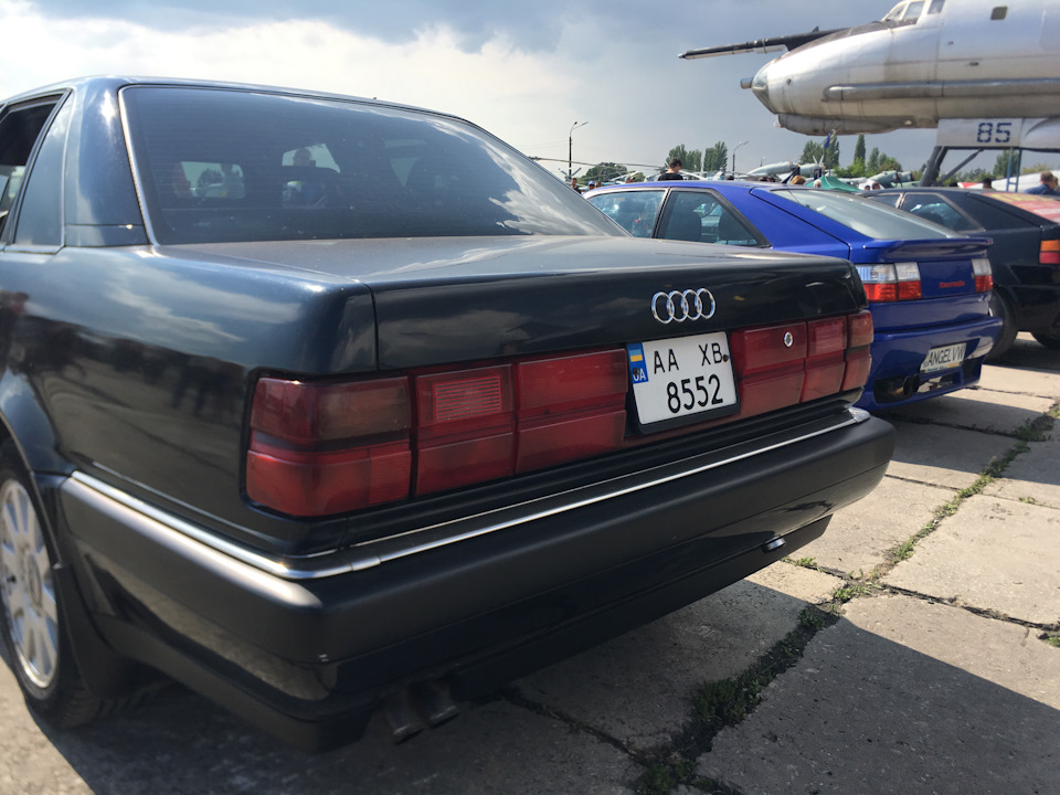 Audi v8 2