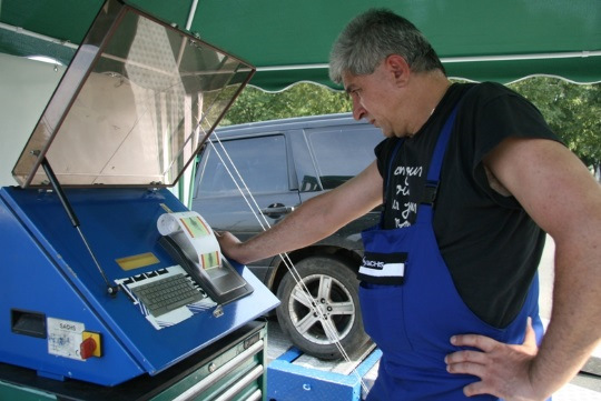 Не змогли підняти машину:-) 1
