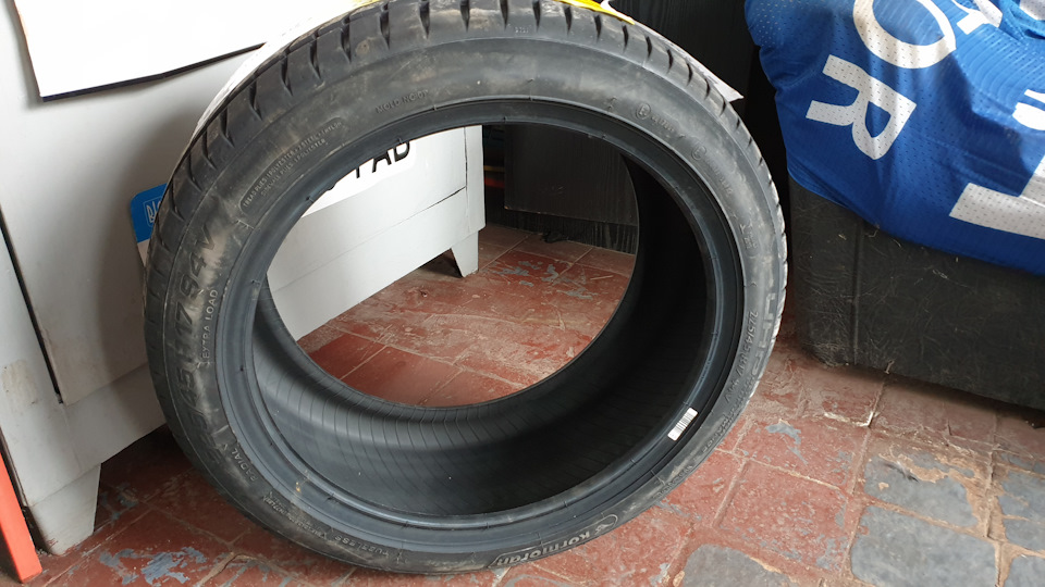 Шини Kormoran 225/45R17 Loko 94v Ultra high performance 4
