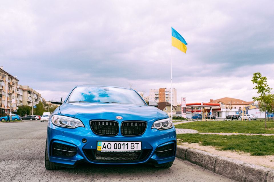Фотосесія m235i - EstorillBlue & Yellow 2