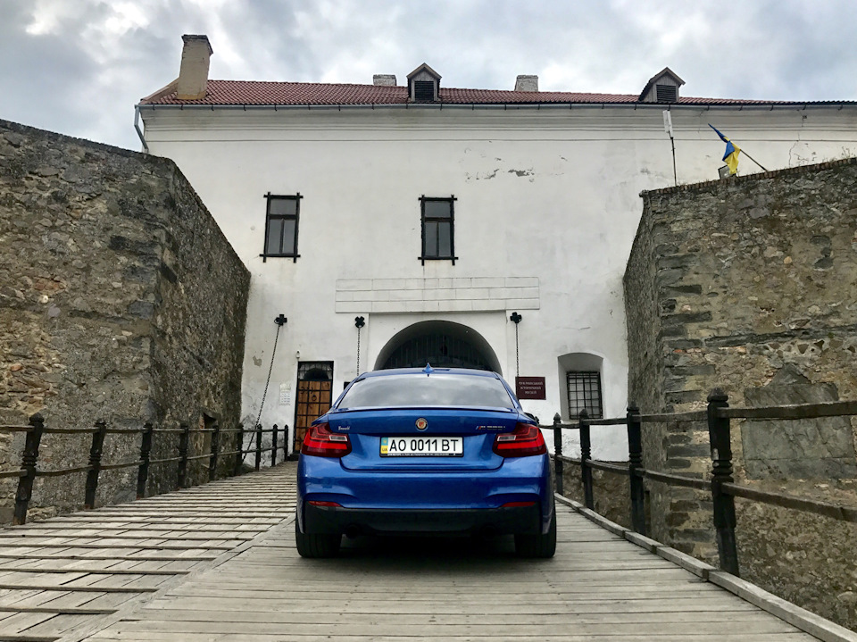 Фотосет Машина часу - замок якому 1100 років 3