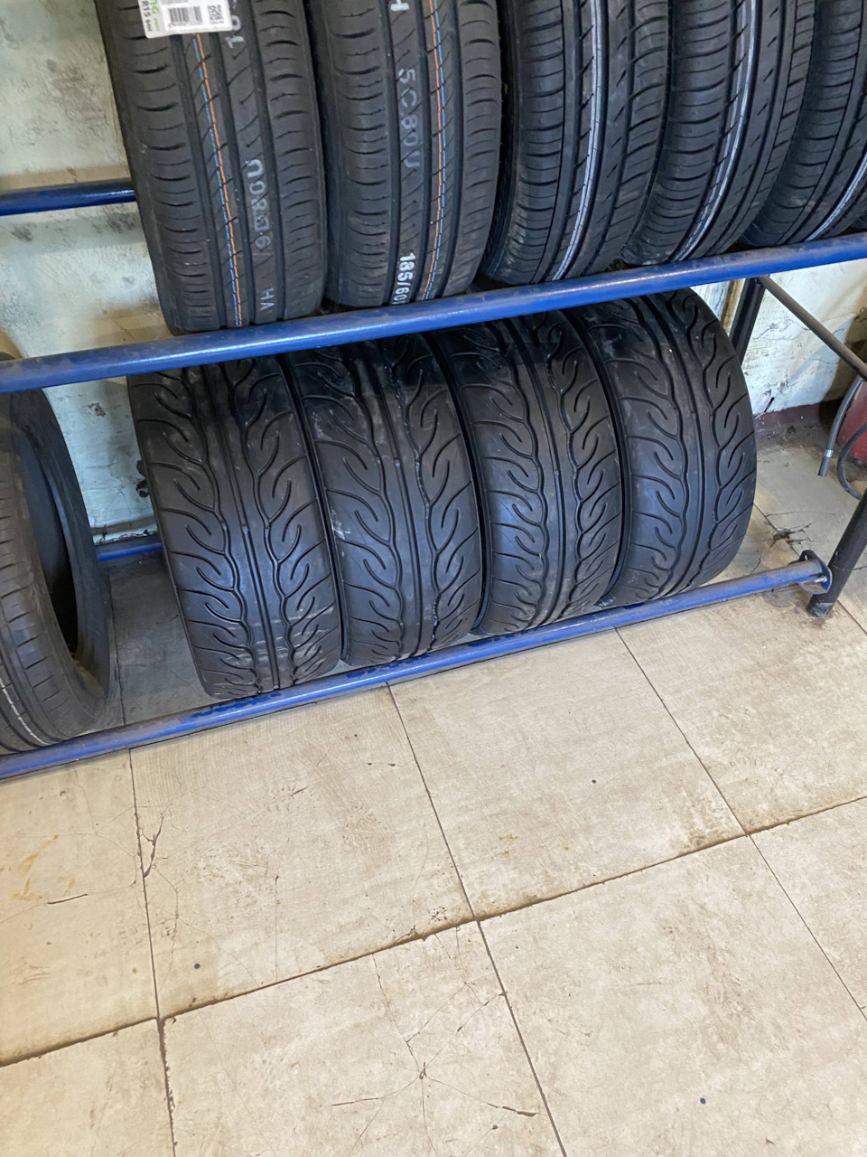 Прикупив комплект Yokohama Neova ad08rs 1