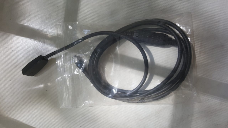 AUX 4