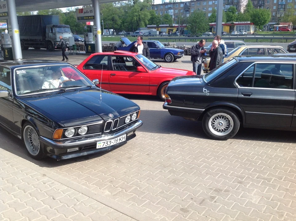 Фестиваль ретро техніки old car land