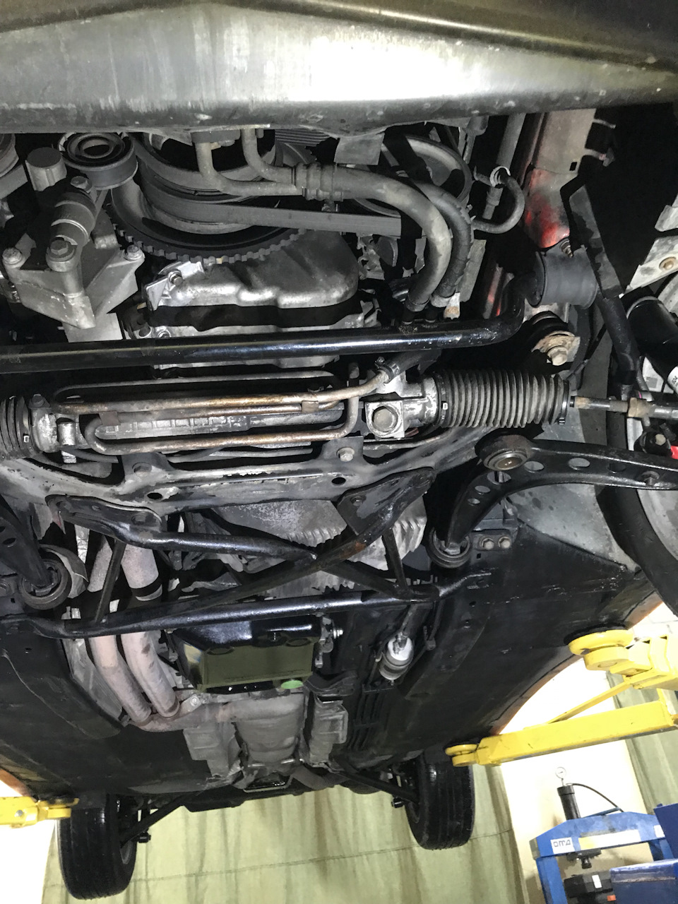 BMW E36, вид знизу 3