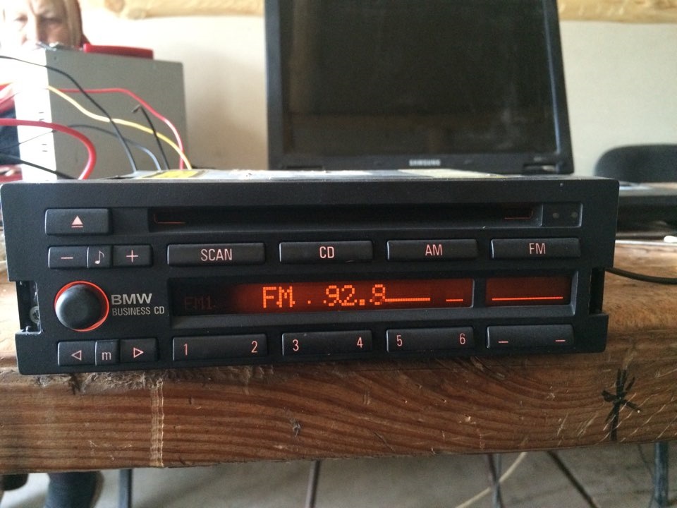 Оригінальна магнітола business cd 43 1