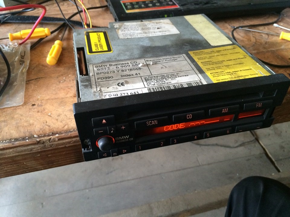Оригінальна магнітола business cd 43 2