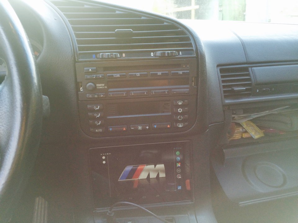 Оригінальна магнітола business cd 43 4