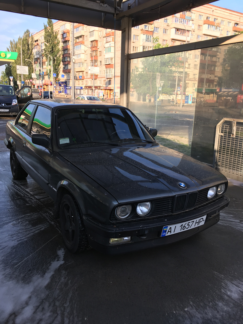 Моторний відсік. Потроху упорядковуємо. 3