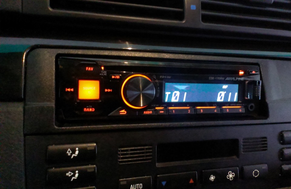Alpine CDE-170 RM 4