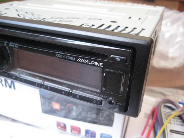 Alpine CDE-170 RM 2