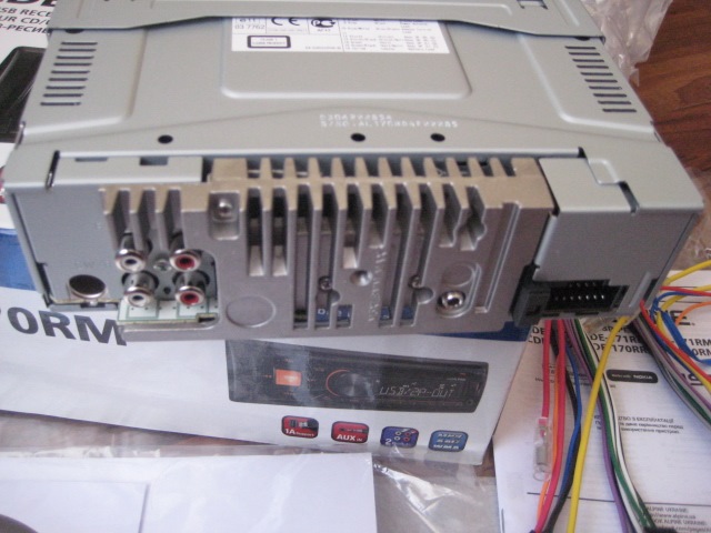 Alpine CDE-170 RM 3