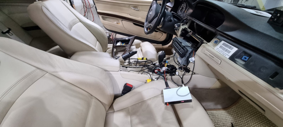 E92 CIC дооснащення CarPlay 5