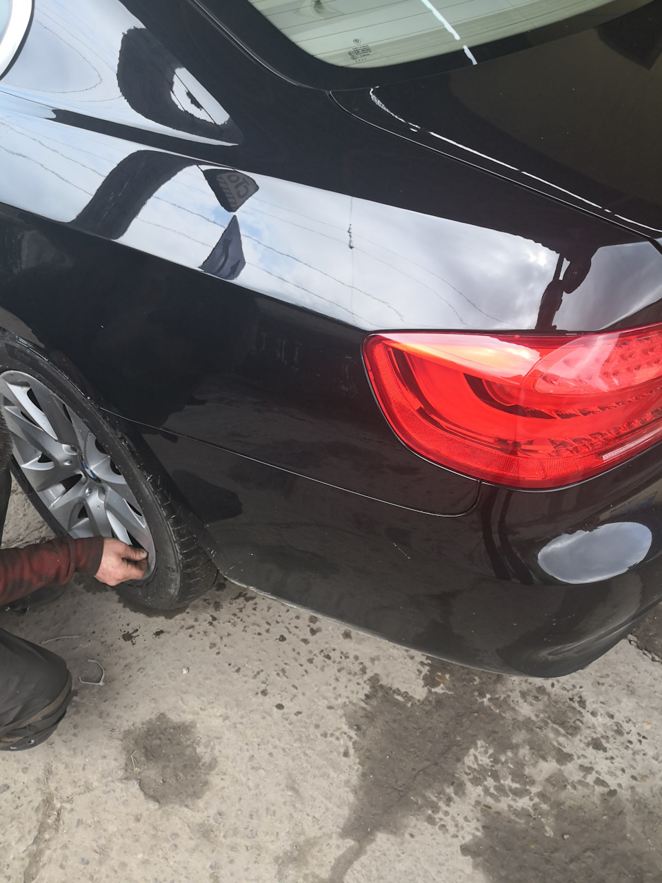 LOW TIRE Низький тиск в одній із шин 2