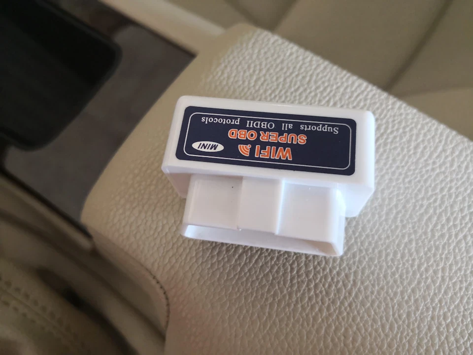 Wi-Fi адаптер OBD2 з Aliexpress