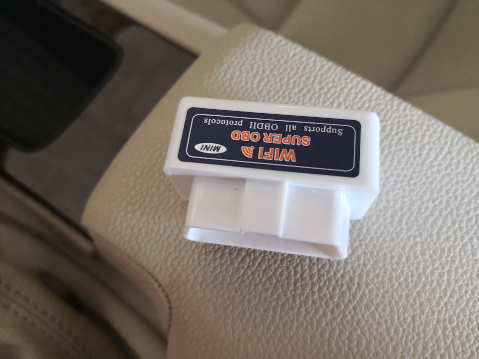 Wi-Fi адаптер OBD2 з Aliexpress 1