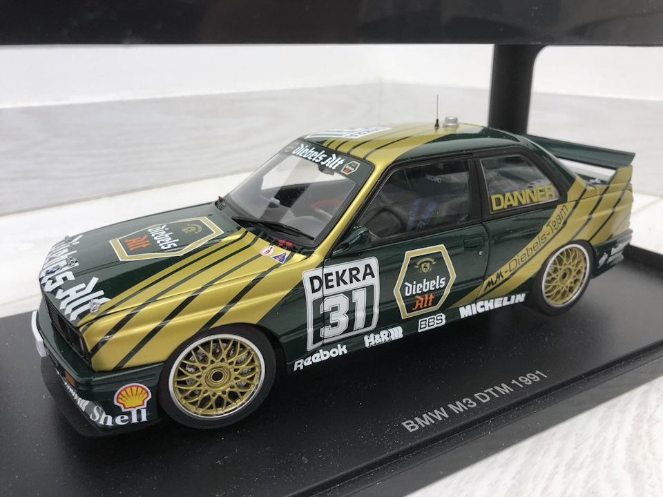 Колекція BMW e30 1:18 2