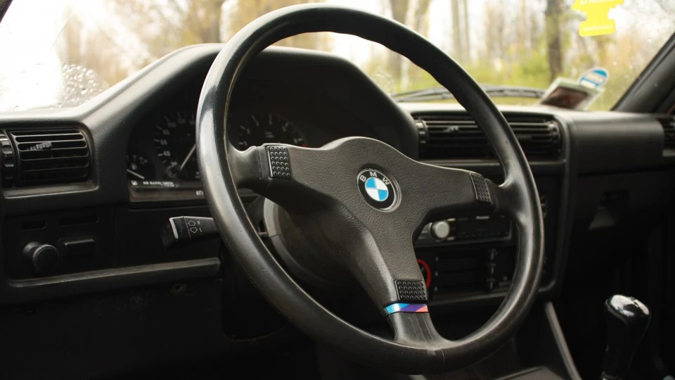 Руль ///M, пару осінніх знімків, питання ліхтарям