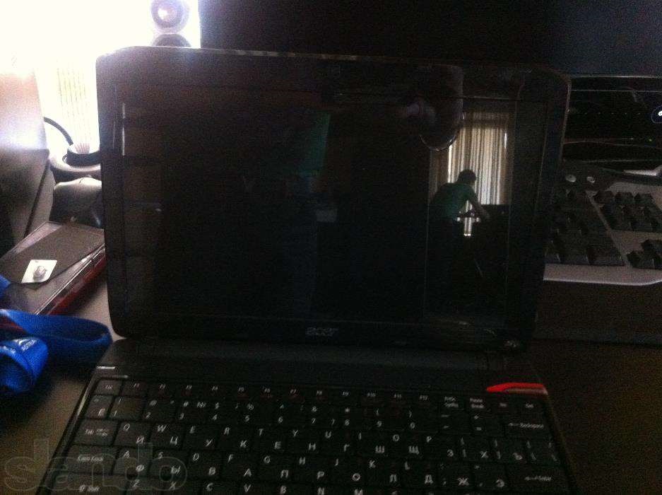 Продам ноутбук Acer Ferrari One 200 3