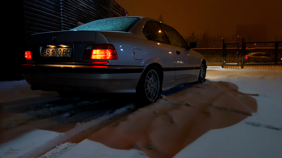 Продам свою 1992 320 coupe або поміняю на е34/32 у найсуворішому оригіналі 2