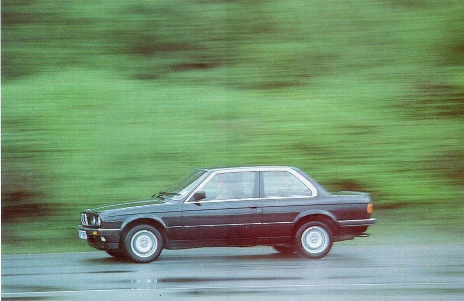 BMW 323i e30 vs Ford Sierra XR4i Тест 1983 року 5