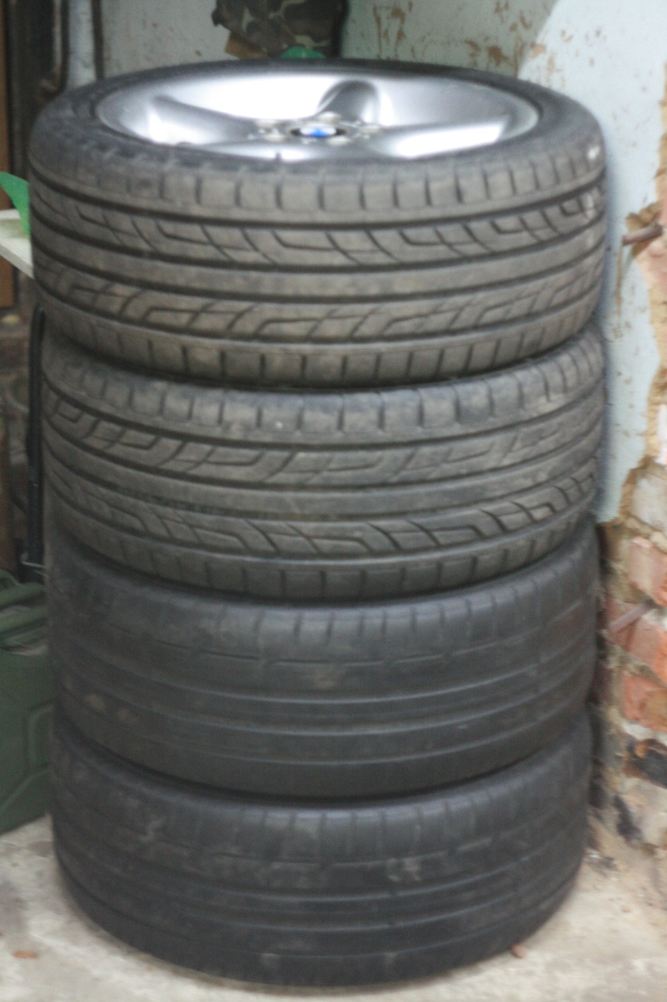 # Резина на лето DUNLOP SPORT MAXX rt 225/45 ZR17 4