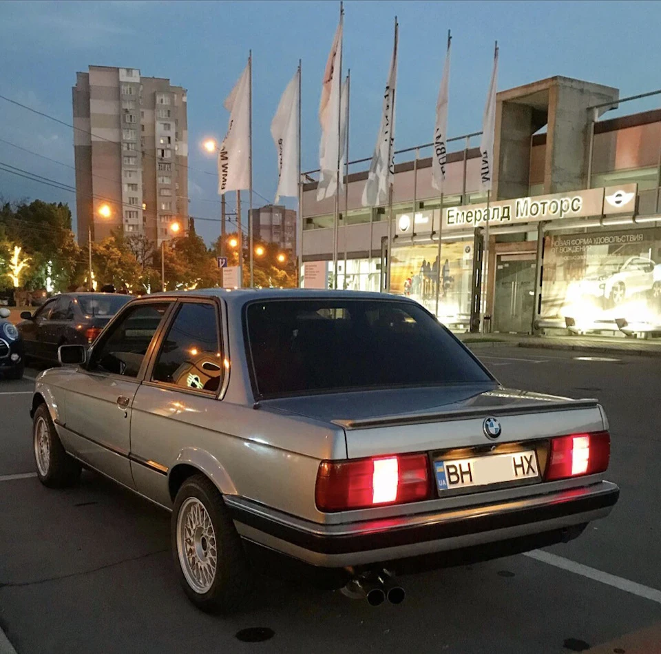 За традицією перше, що починаю змінювати у своїх АВТО це лампочки і взагалі світлові прилади