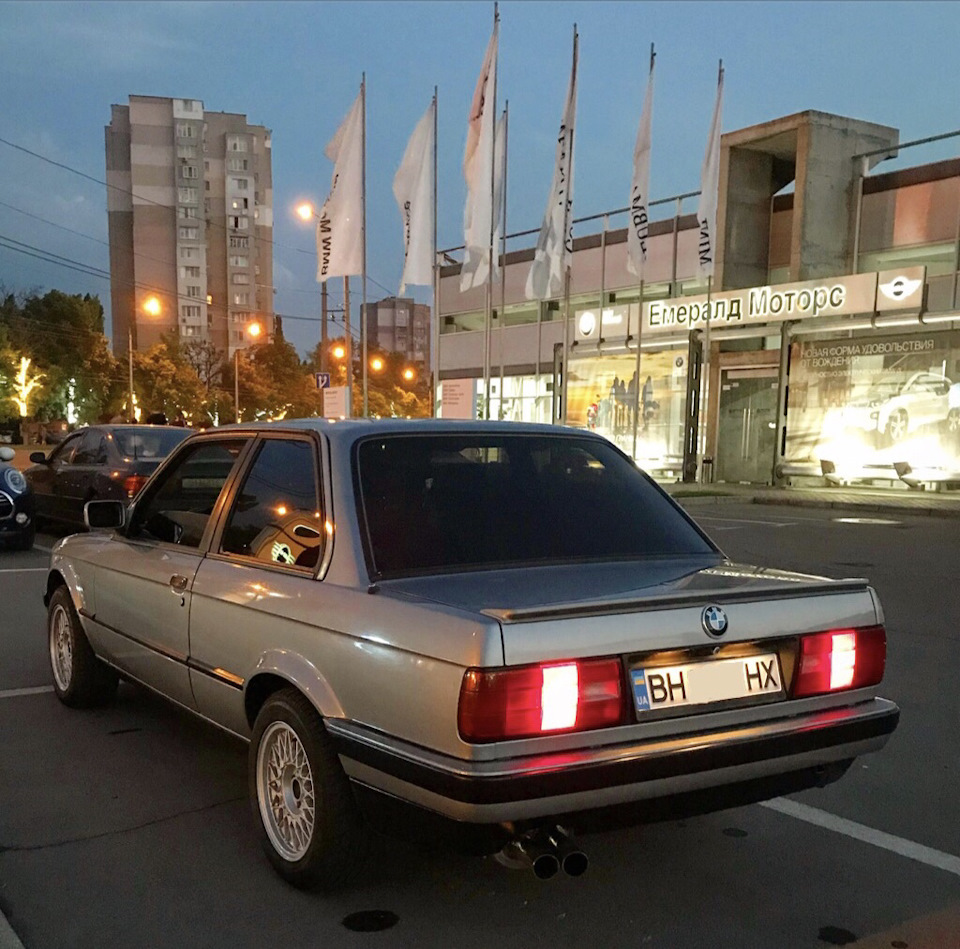 За традицією перше, що починаю змінювати у своїх АВТО це лампочки і взагалі світлові прилади 1