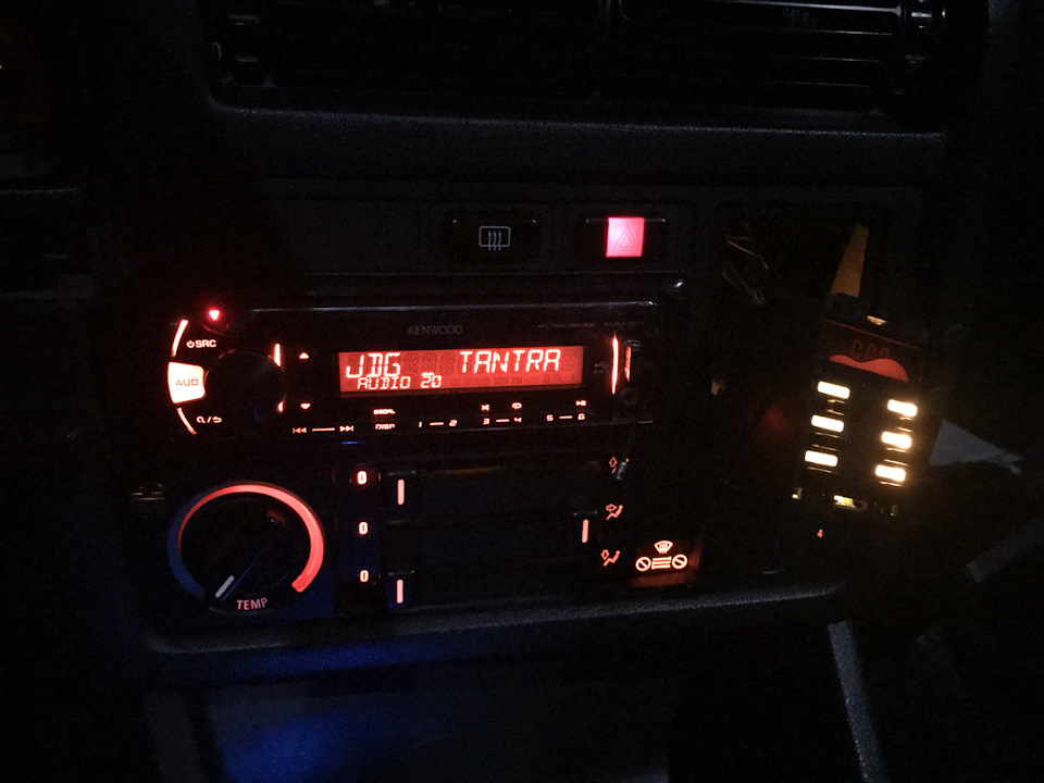 За традицією перше, що починаю змінювати у своїх АВТО це лампочки і взагалі світлові прилади 2