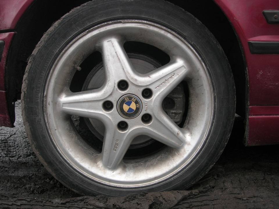 Продам Диски на BMW (r17) два комплекти 4