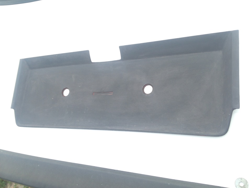 License Plate Filler або підномірна накладка М 1