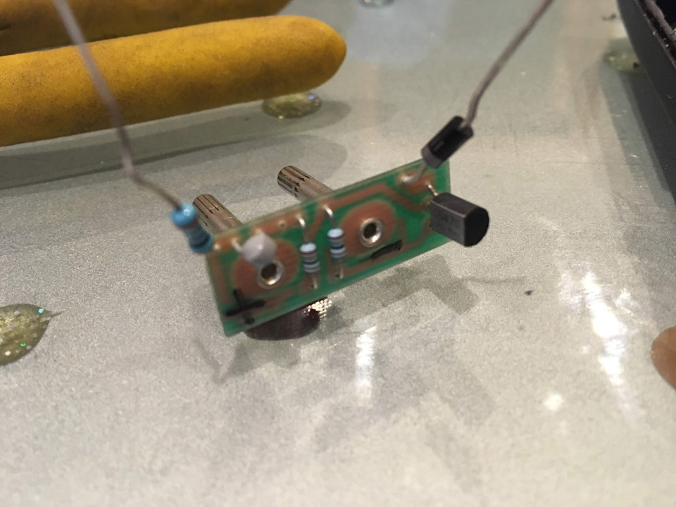 DIY робимо аксесуар BMW Auxiliary Power Adapter 5