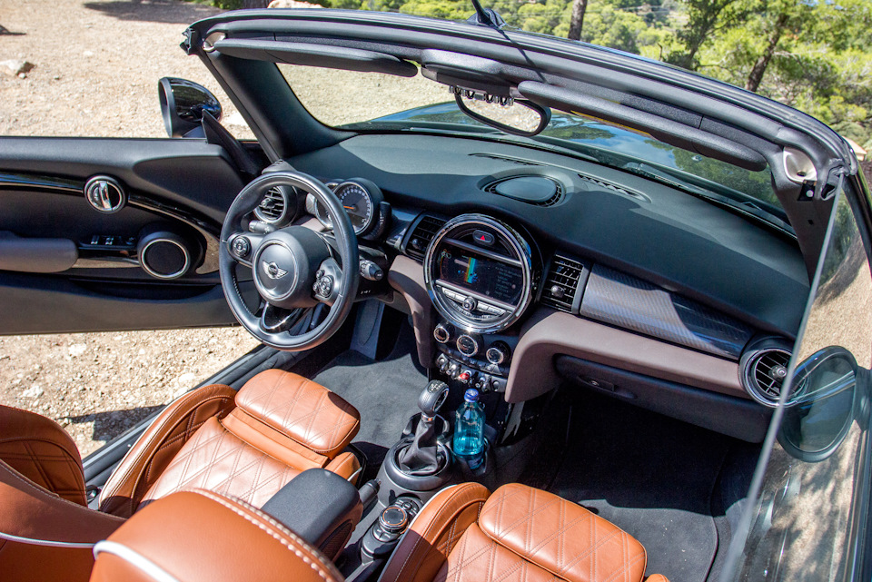Порівняння BMW E46 з BMW Mini Cooper Cabrio F57, стара і нова епохи концерну BMW 2