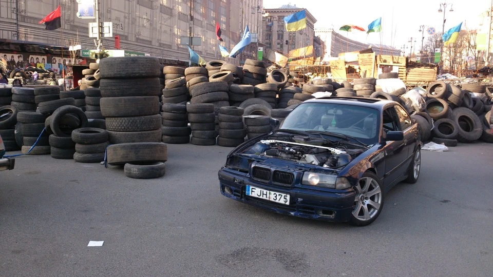Спонсор гуми.