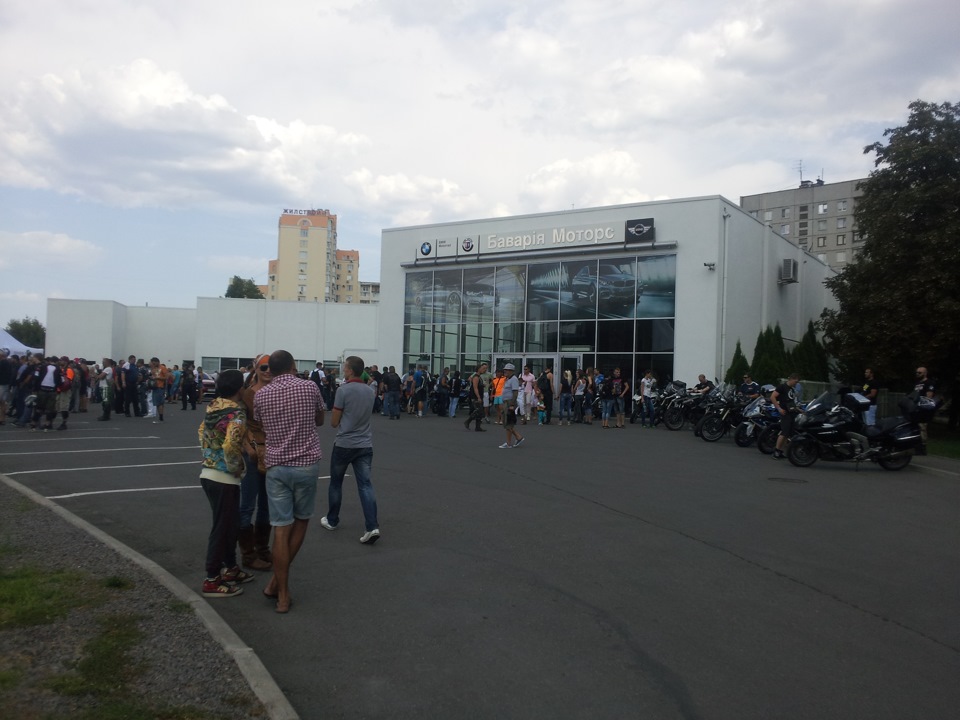 З'їздив з друзями на зліт любителів BMW на Bavaria Motors 1