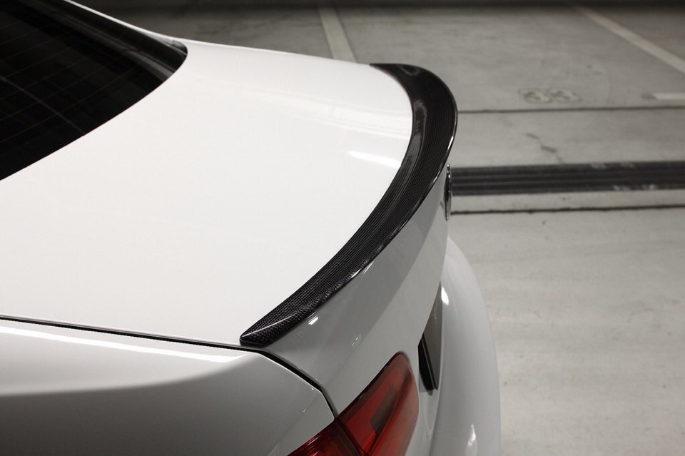 E92 Performance spoiler? 1