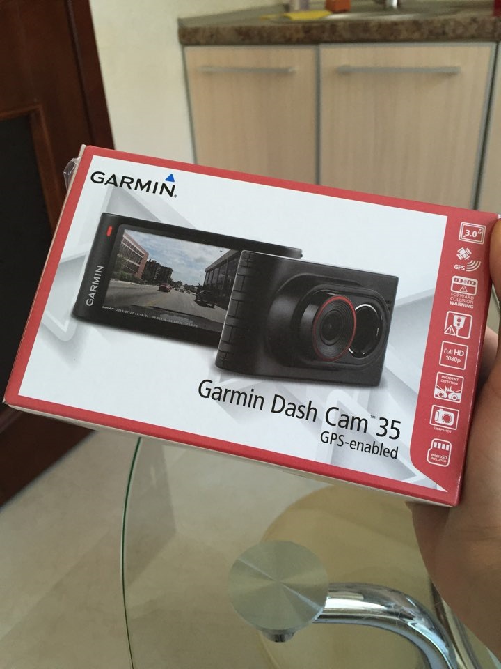GARMIN Dash Cam 35 1