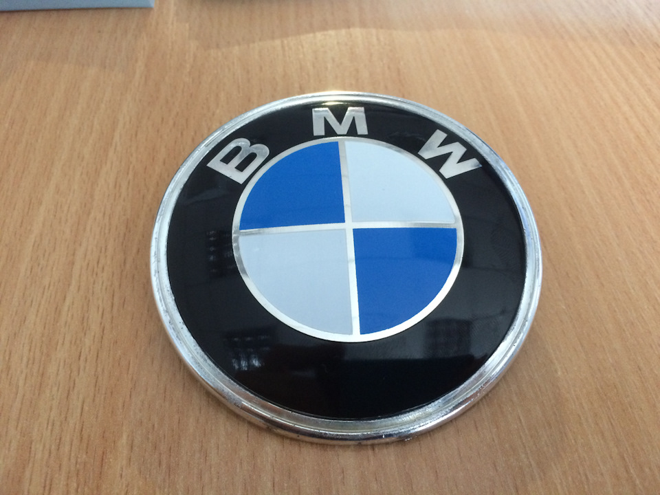 Оновив знаки на багажнику BMW 4