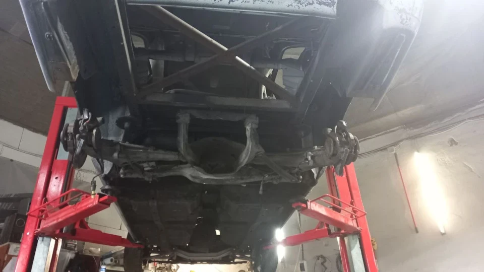 Встановлення задньої підвіски від е34 і гвинтів gt86