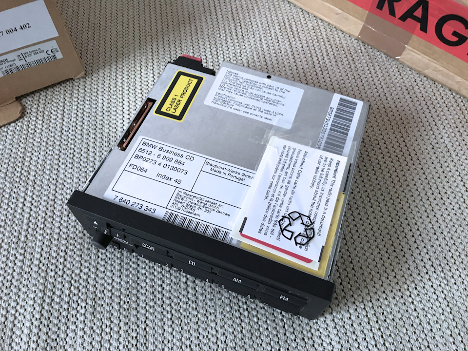 BLAUPUNKT CD43, AUX та кнопка Hi-Fi 4