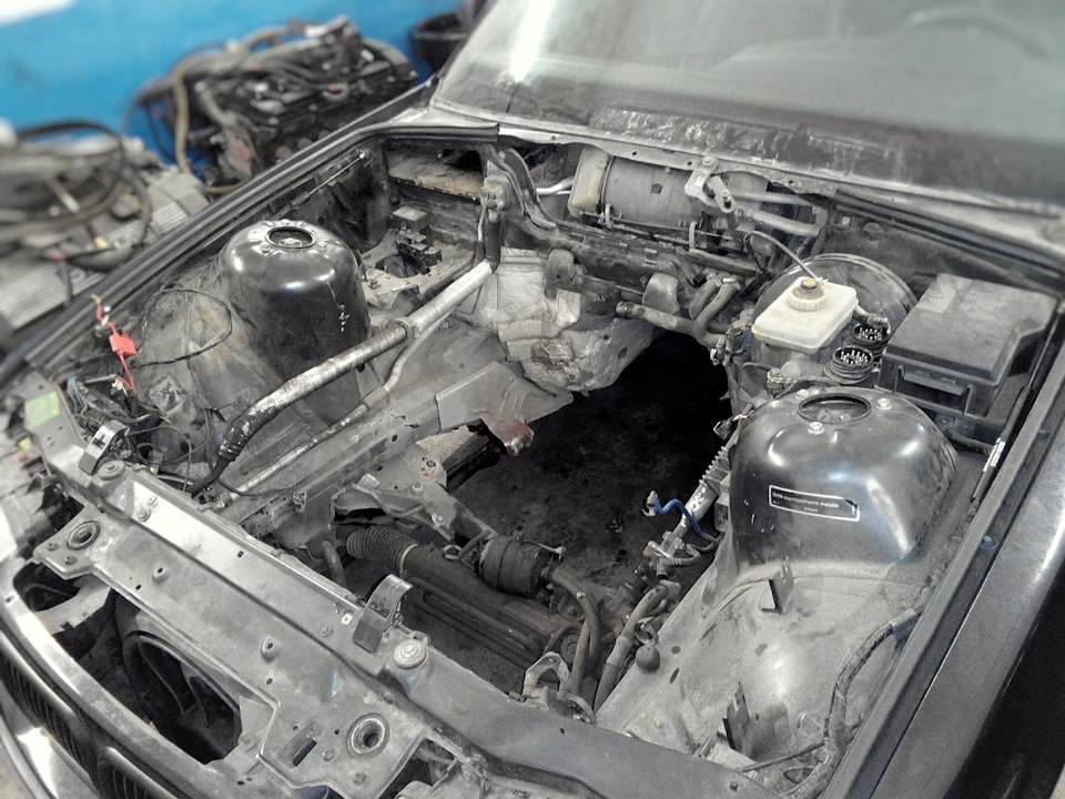 SWAP M52B28 на механіці. Виїхала до зварювальника 1