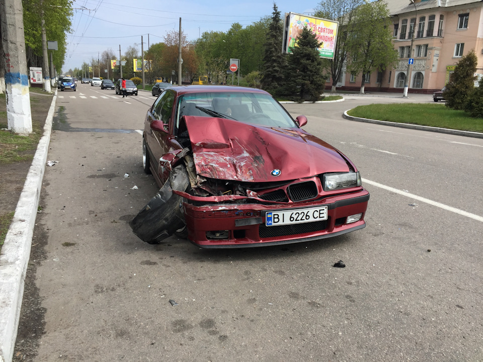 Розбив купешку, потрапив у ДТП. 2
