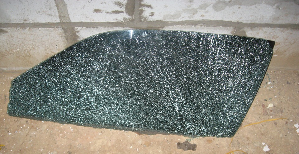 Розбив скло водійських дверей 1