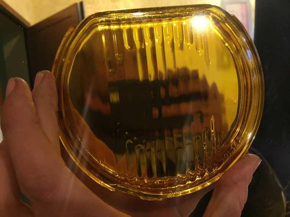 №46 Yellow Glass Edition 3